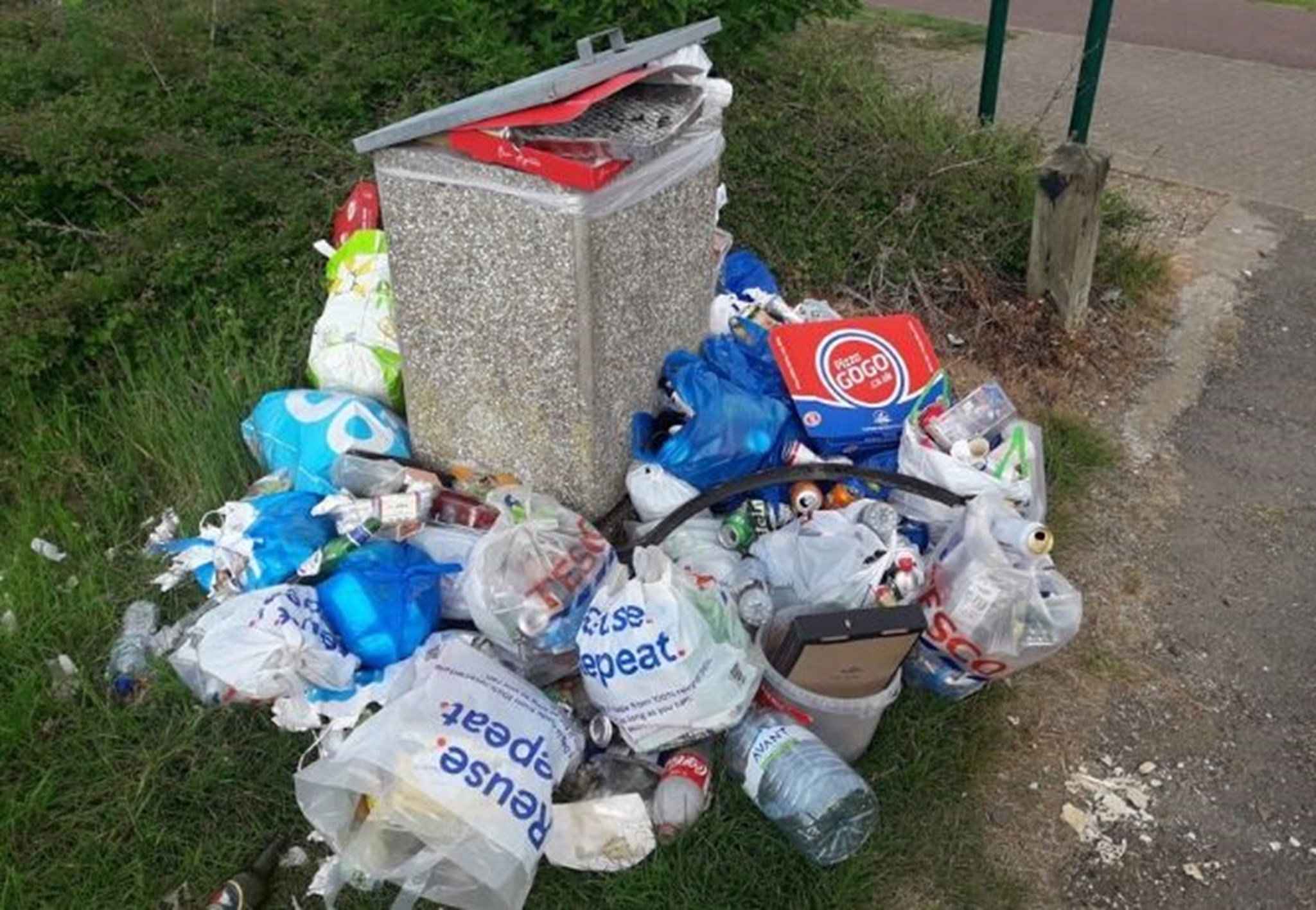 Provide more rubbish bins in nature reserve