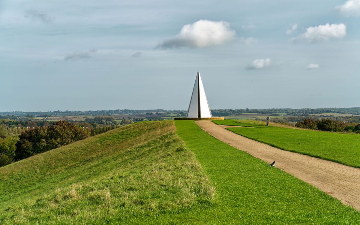 White pyramid sculpture at the top of Campbell Park in Milton Keynes
