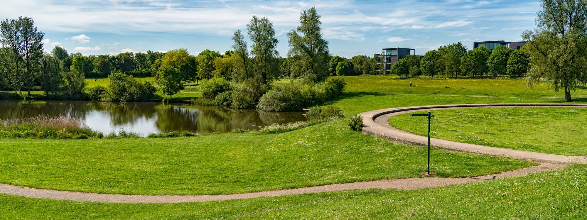 A section of the pathway around teardrop lakes on a beautiful sunny day