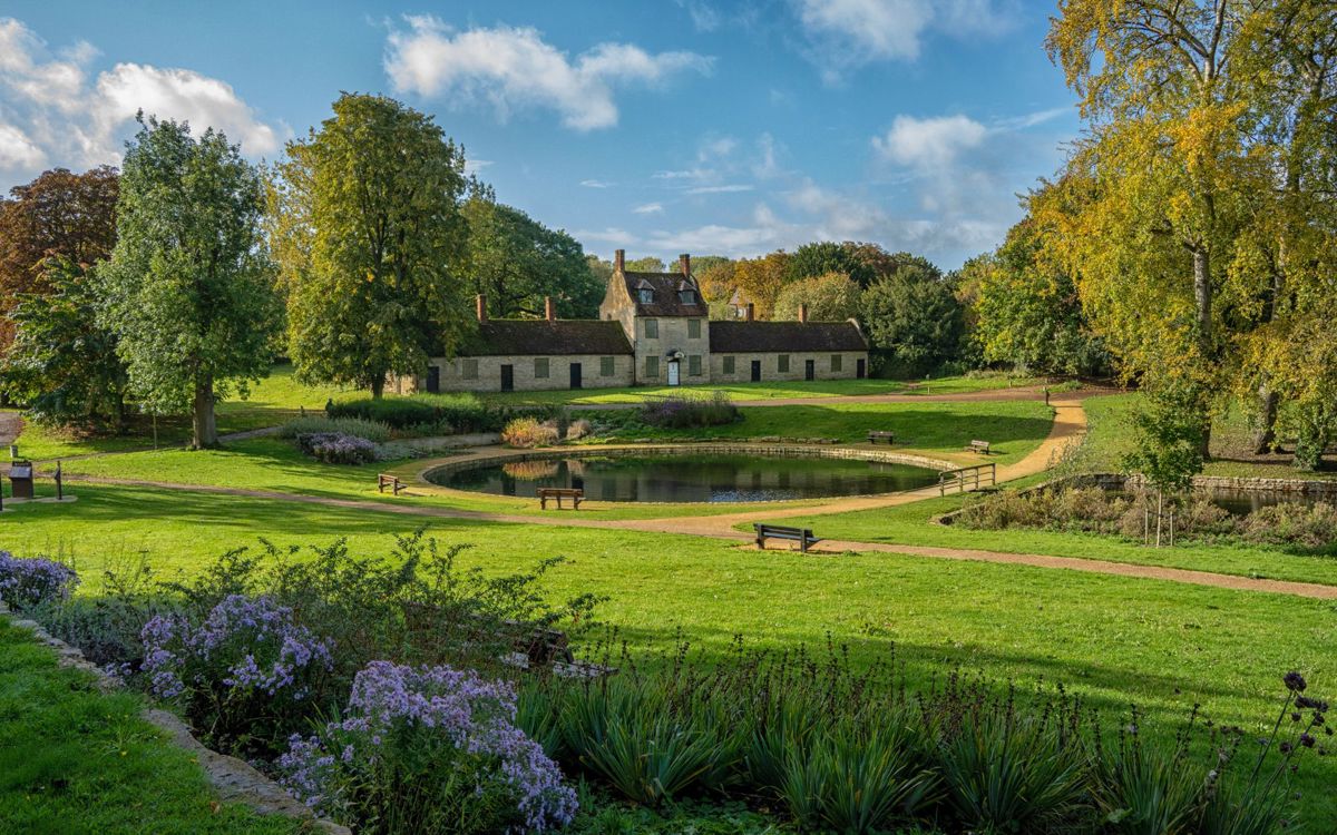 Almshouses and pond in Great Linford Manor Park